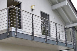 Металлические ограждения балконов