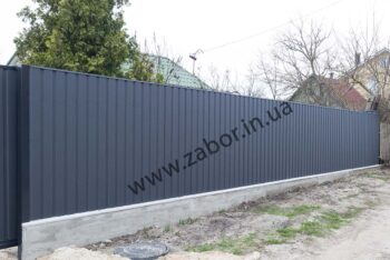 Забор из профнастила с ленточным фундаментом