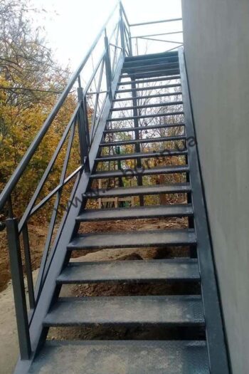 Лестница металлическая