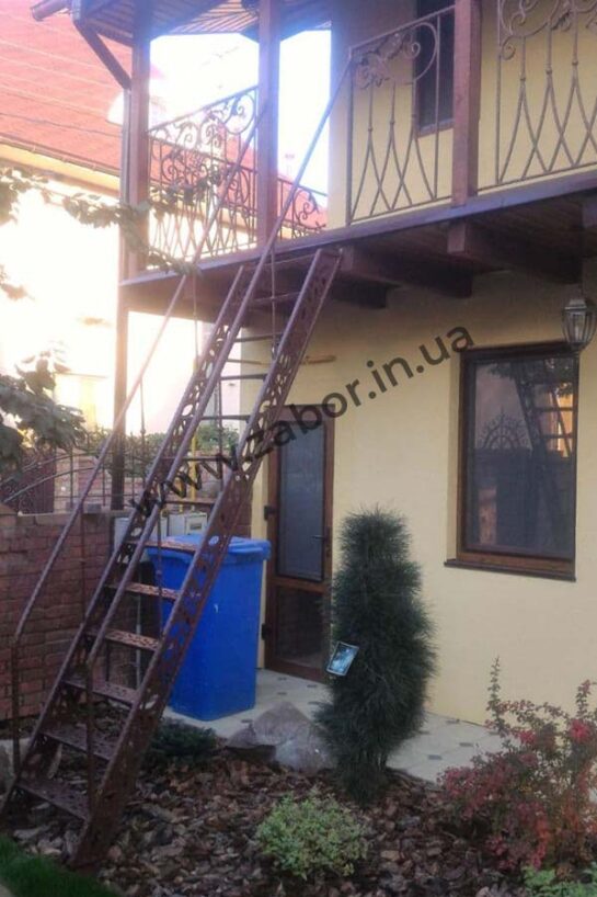 Лестница металлическая