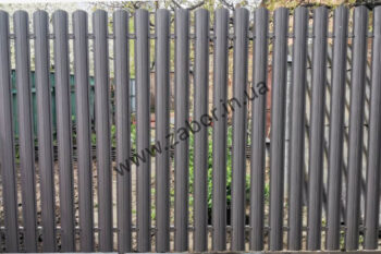 паркан зі штахетнику