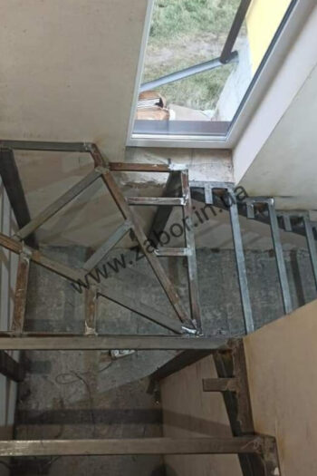 Сходи на замовлення