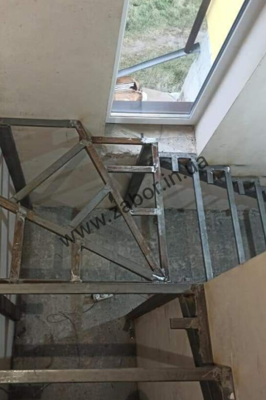 Сходи на замовлення