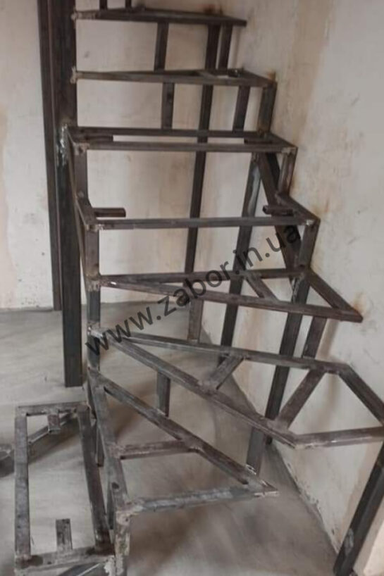 Сходи на замовлення